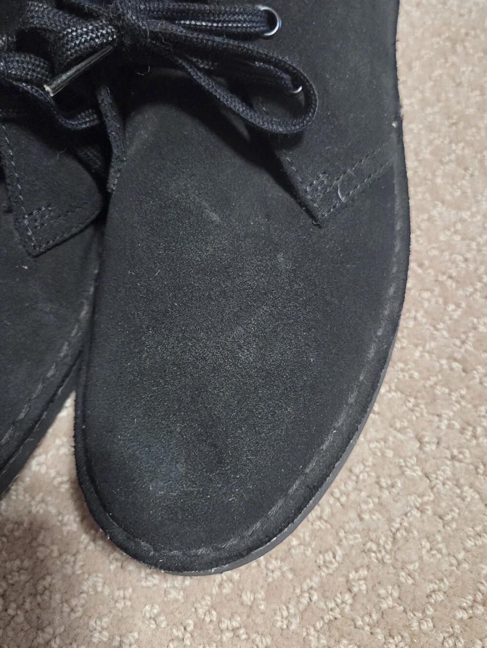 Clarks Desert Boots featuring two-eyelet lace-up chukka Suede Black Mens 8.5M